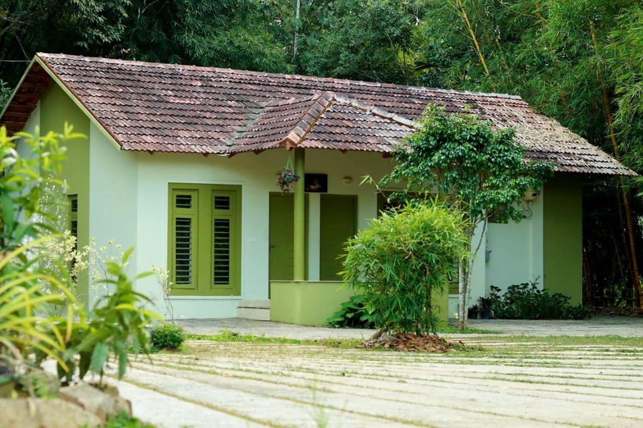 Ayurnest Pool Resort Wayanad Batheri エクステリア 写真